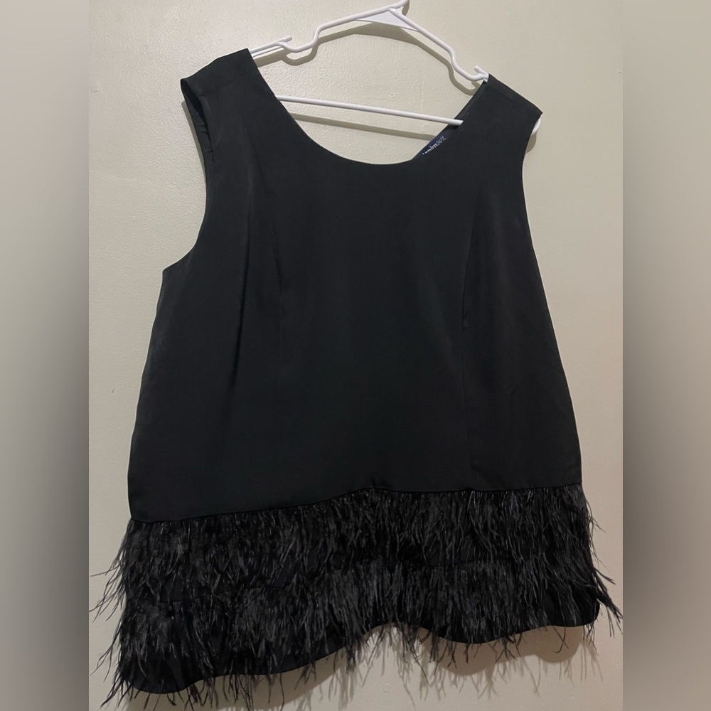 Denim 24/7 Plus Black Lined Ostrich Feathers Hem Zip V-Back  Sleeveless Top